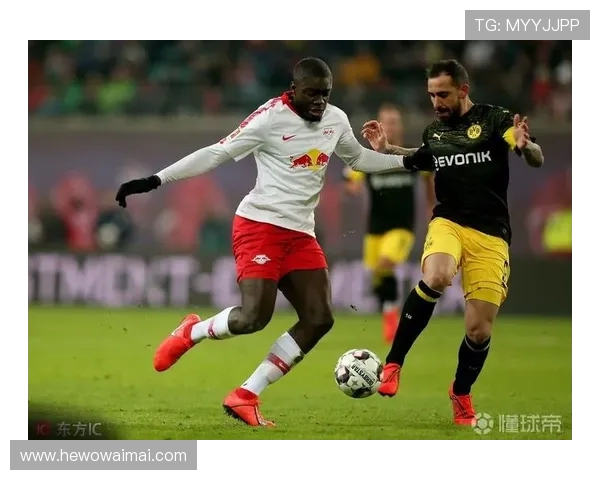 拜仁慕尼黑为于帕梅卡诺提供至2030年的长约续约合同 拜仁慕尼黑为于帕梅卡诺提供至2030年的长约续约合同