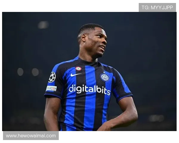 邓弗里斯坦言在国米十分舒适并坚信若去英超也能展现优异表现 邓弗里斯坦言在国米十分舒适并坚信若去英超也能展现优异表现