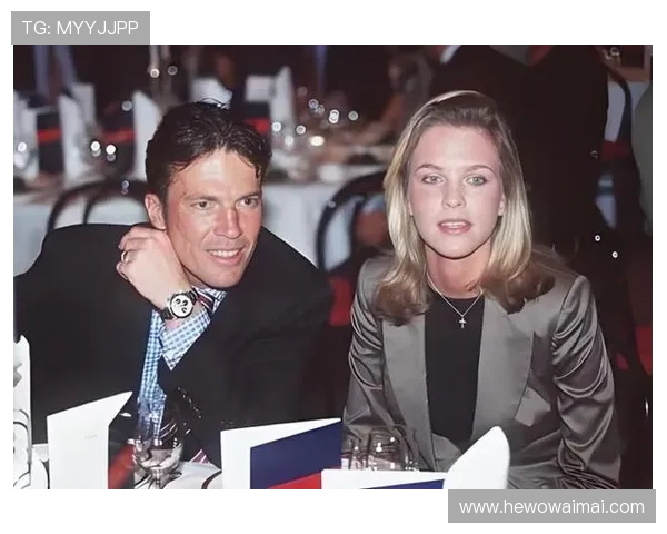 64岁马特乌斯携26岁女友亮相金球奖颁奖典礼成为焦点引发热议 64岁马特乌斯携26岁女友亮相金球奖颁奖典礼成为焦点引发热议