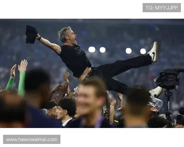 恩里克:能与巴萨这样风格和精神契合的球队对决是一次享受 恩里克:能与巴萨这样风格和精神契合的球队对决是一次享受